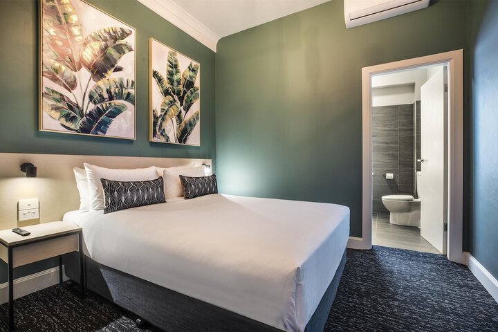 Room 14 of 60