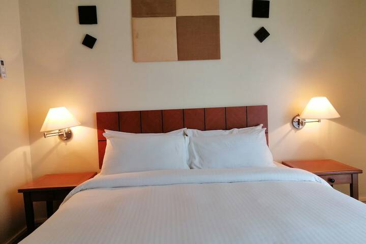 Room 21 of 37