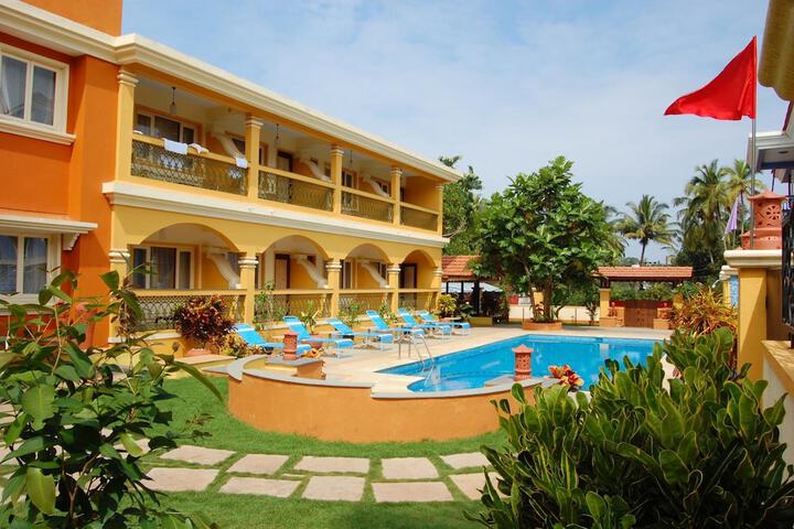 Hotel Pool