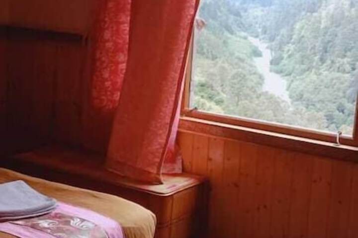 Room 3 of 29