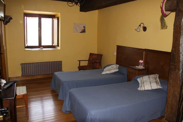 Room 6 of 17