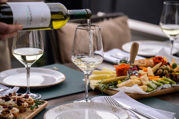 Dining 47 of 74