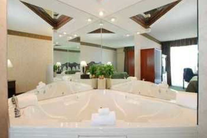 Room 14 of 26