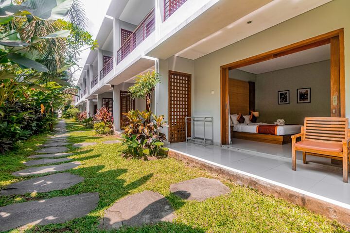 Hotel Exterior 117 of 119
