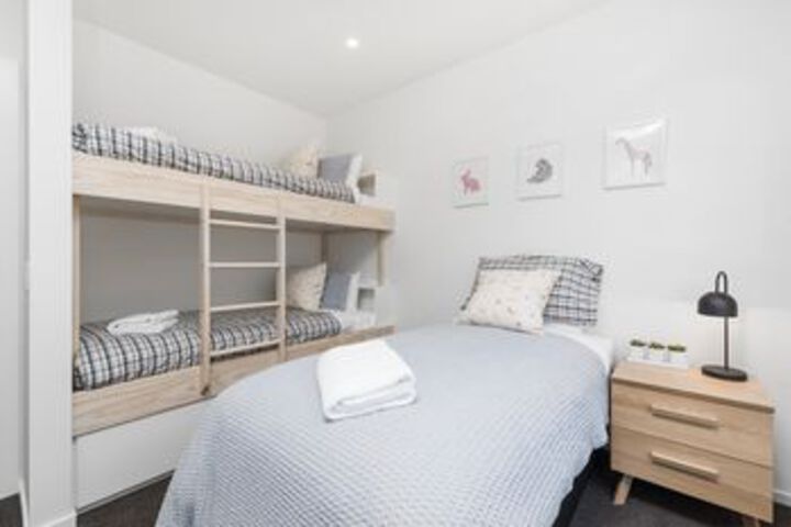 Room 9 of 20