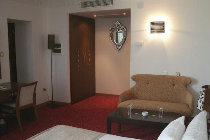 Room 18 of 63