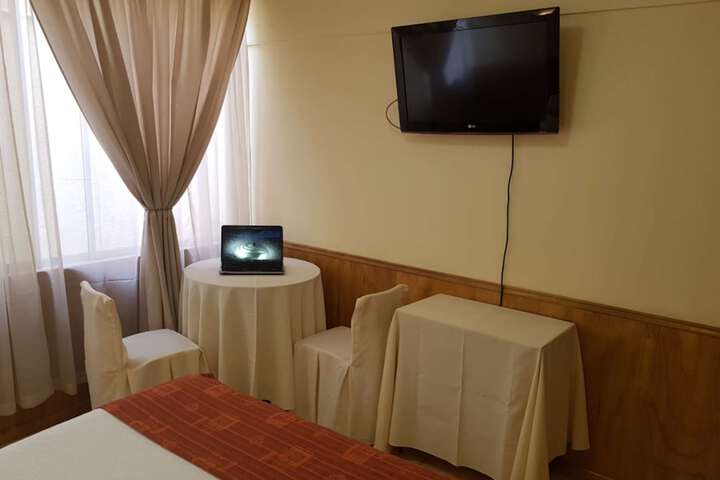 Room 8 of 20