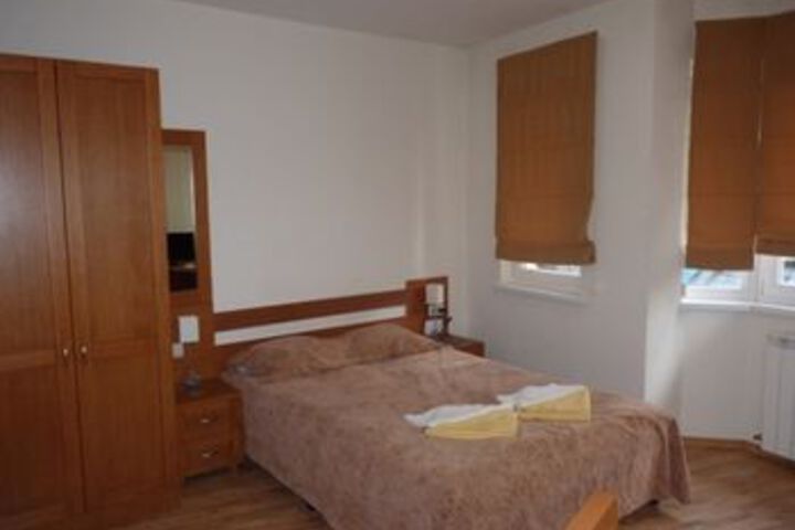Room 9 of 23