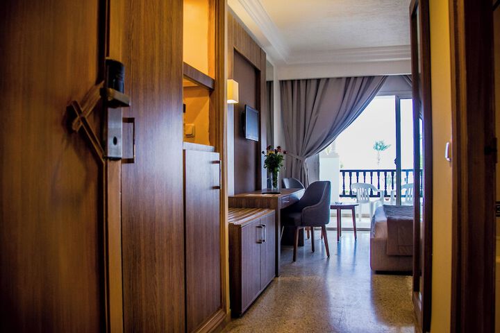 Room 2 of 23