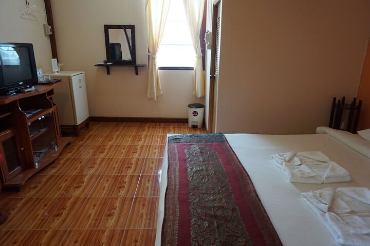 Room 13 of 30