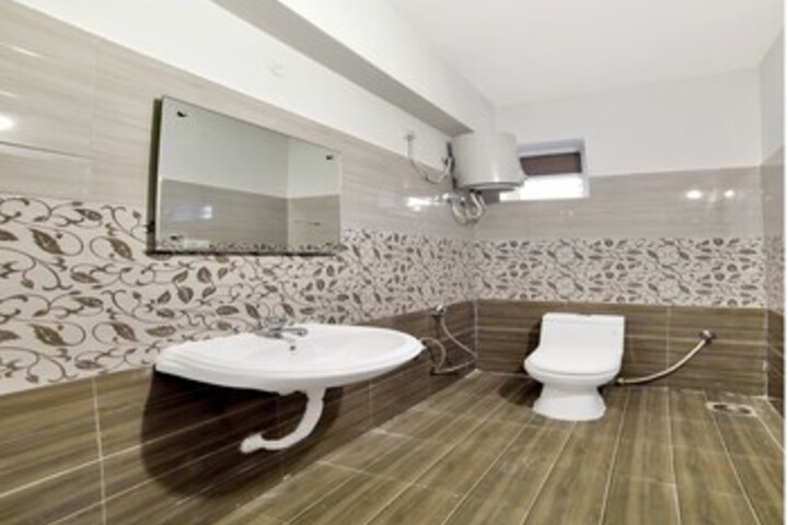 Room 4 of 24