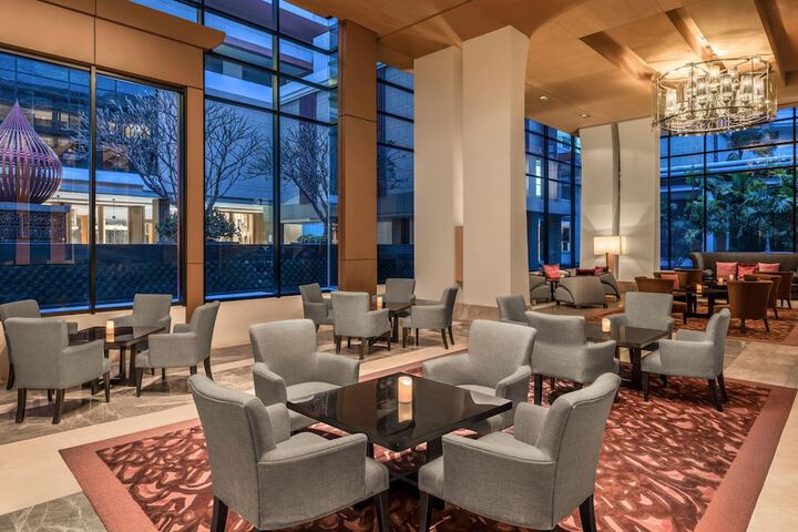 Entrance & Lobby