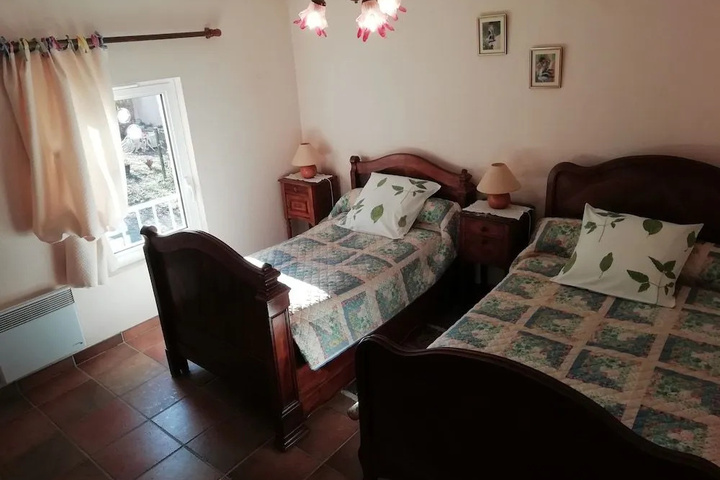 Room 6 of 14