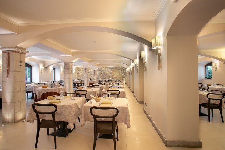 Dining Photos
