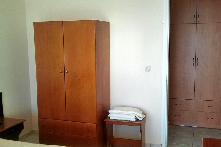 Room 15 of 40