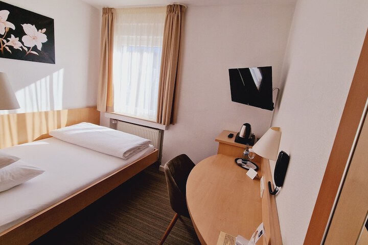 Room 15 of 53
