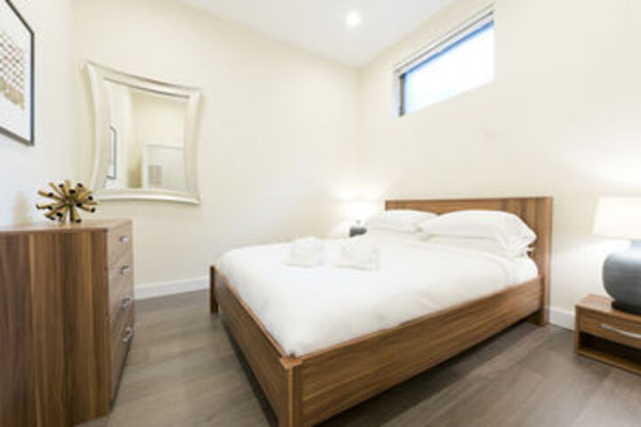 Room 3 of 7