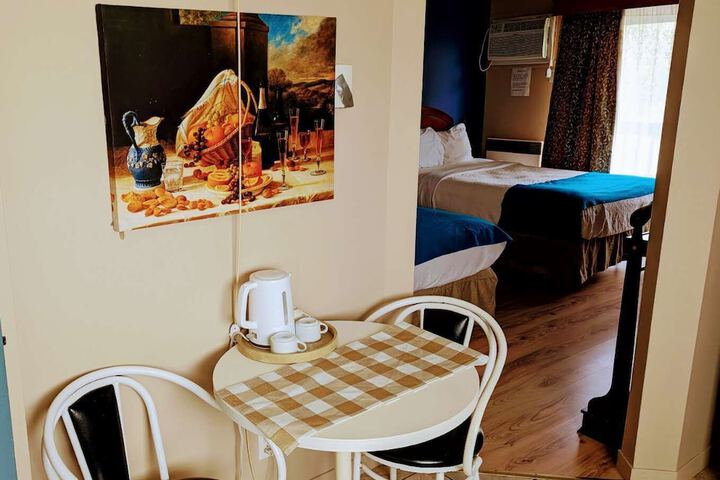 Room 13 of 38