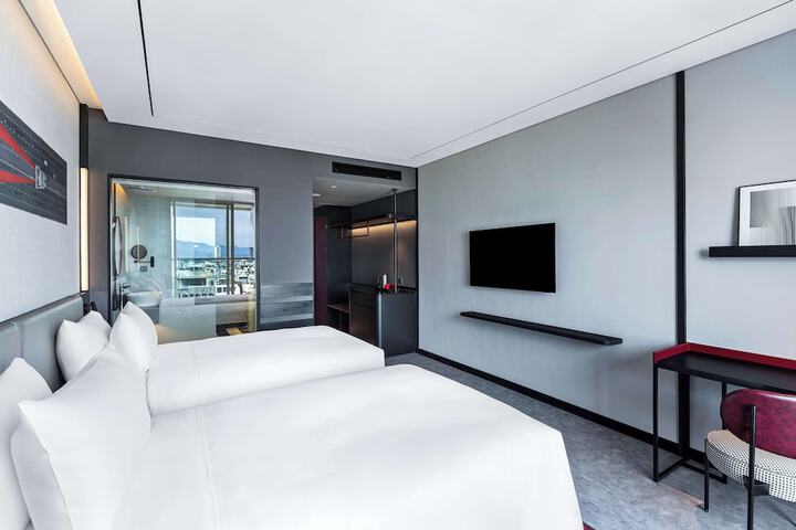 Room 17 of 110