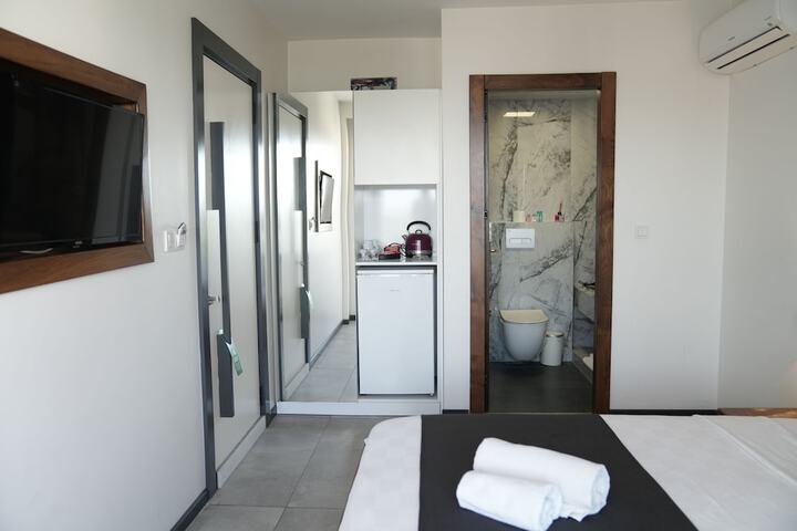 Room 11 of 35