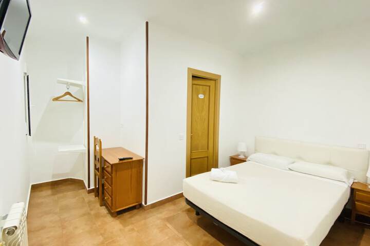 Room 8 of 85