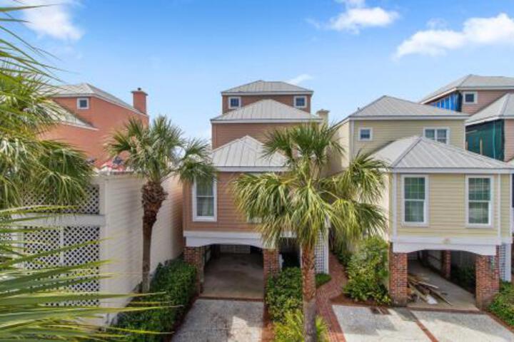 112 Grand Pavilion in Isle Of Palms, SC