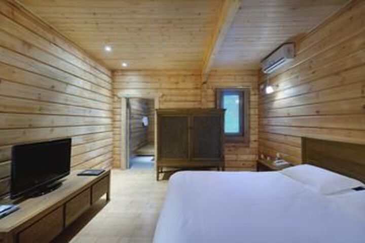 Room 10 of 54