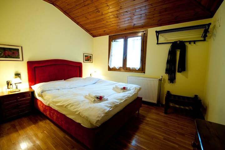 Room 3 of 70