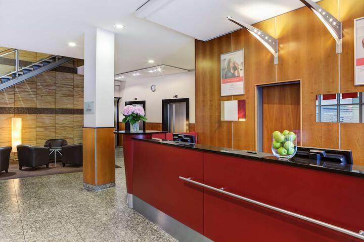 Entrance & Lobby