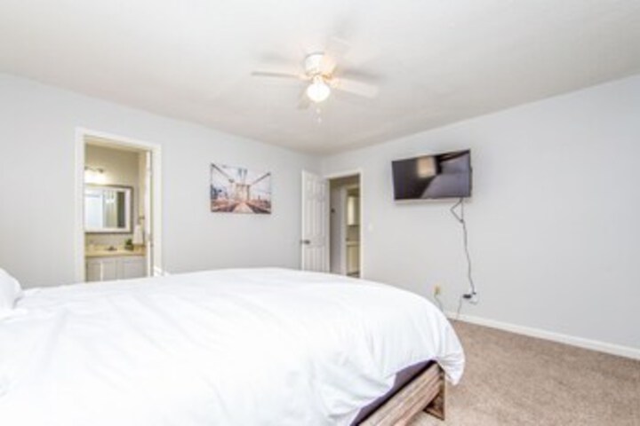 Room 32 of 33