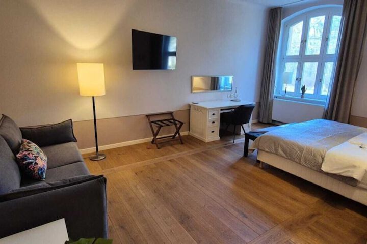 Room 2 of 18