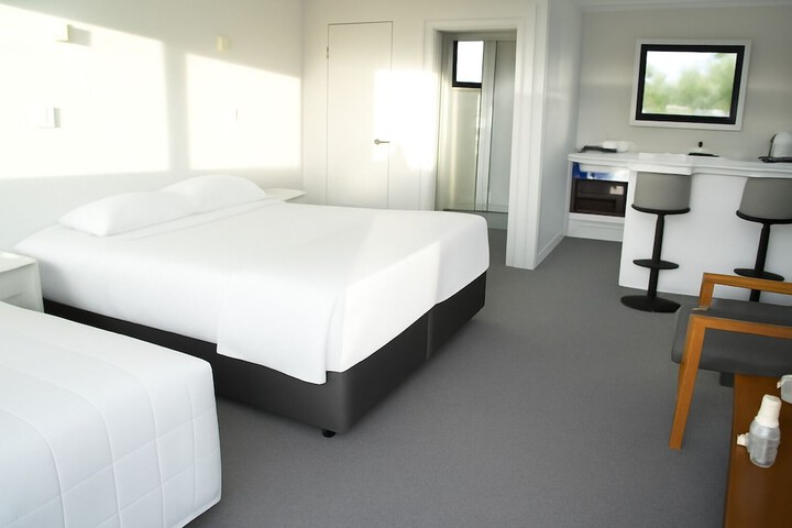 Room 3 of 21