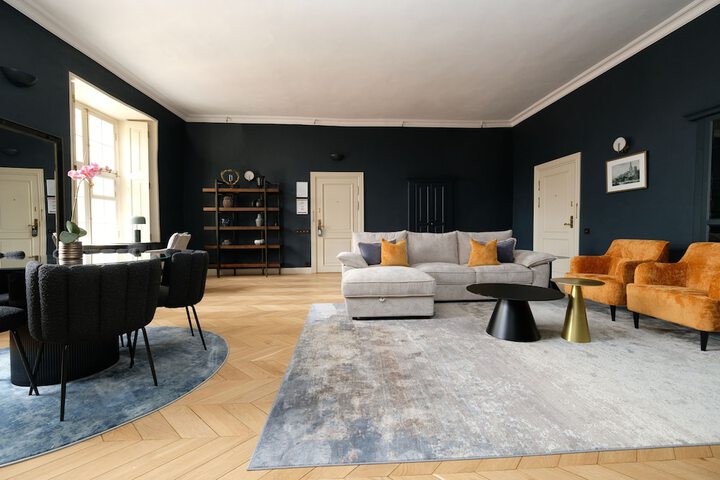 Room 44 of 115