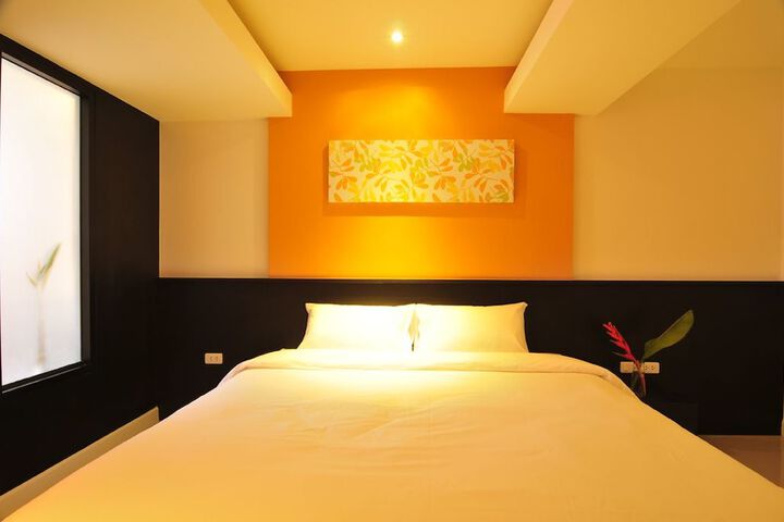 Room 8 of 34