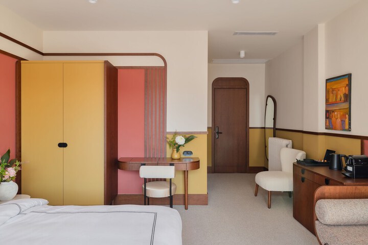 Room 11 of 54