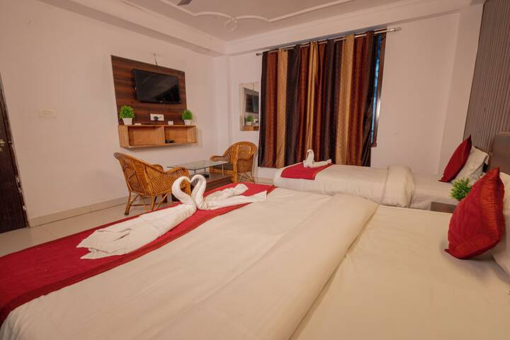 Room 11 of 37