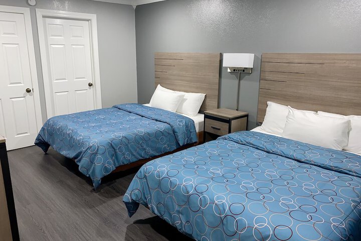 Room 16 of 35