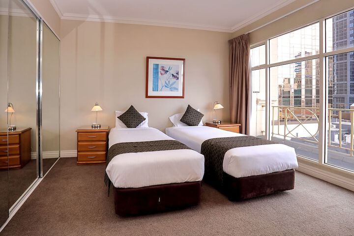 Room 9 of 68
