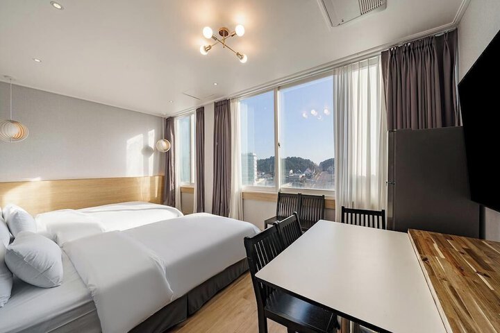 Room 25 of 39
