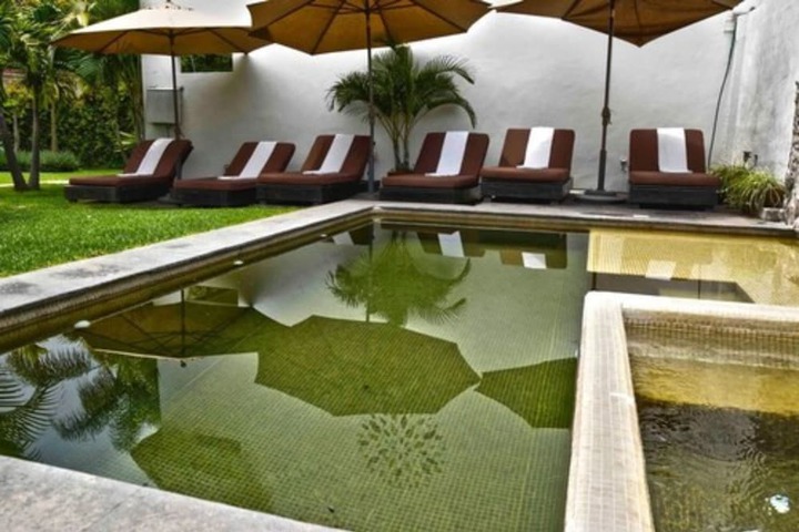 Pool 17 of 32