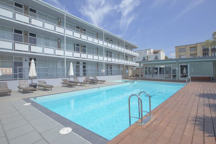 Pools & Facilities