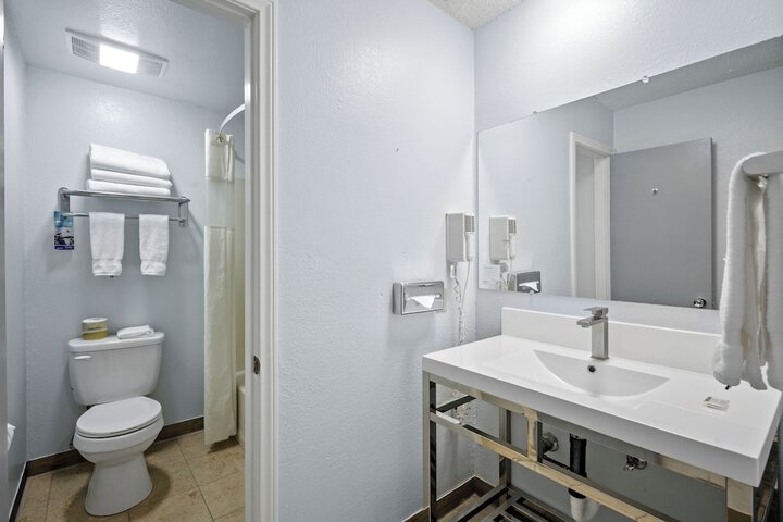 Basic 2 Queen Beds City View (6 of 12)