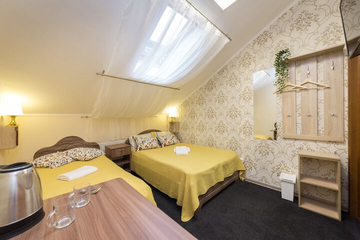 Room 12 of 24