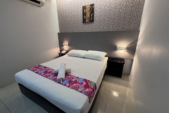 Room 9 of 30