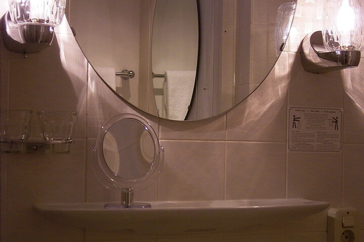 Room 15 of 49
