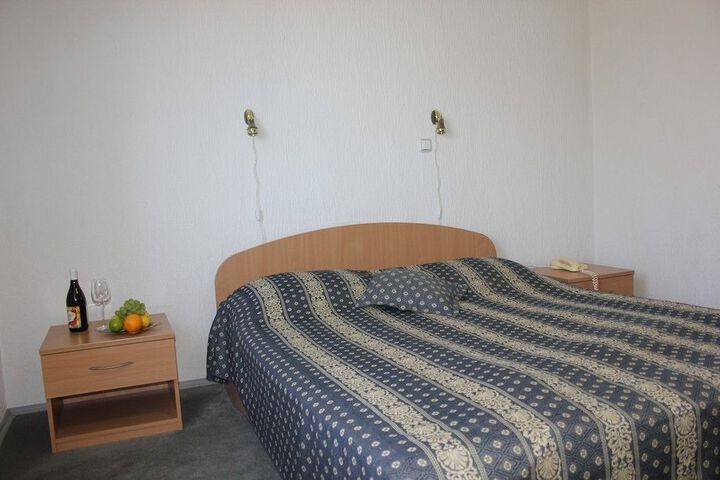 Room 6 of 62