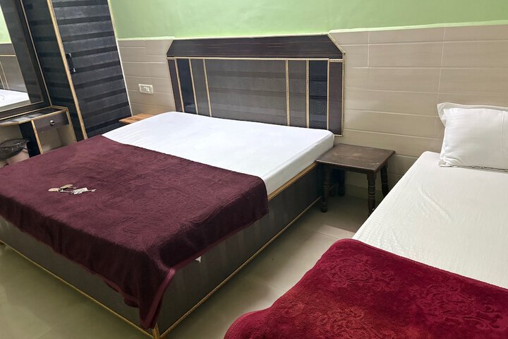 Room 9 of 15