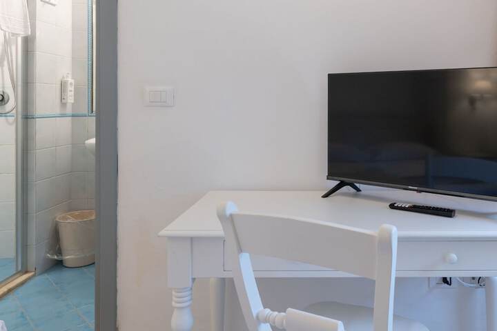 Room 5 of 125
