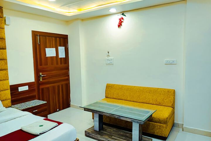 Room 9 of 21