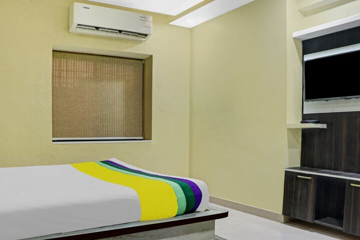 Room 8 of 23